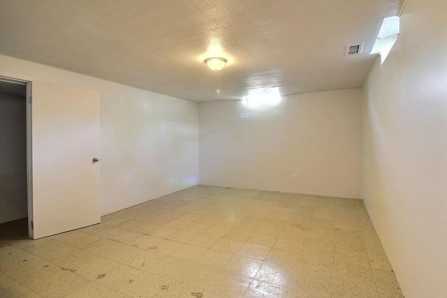 411 S Washington St, Belle Plaine, KS 67013