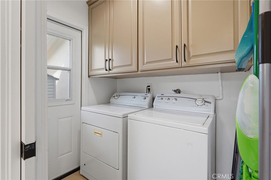 Image 29 of property listing at 5319 Penfield Avenue, Woodland Hills, CA 91364