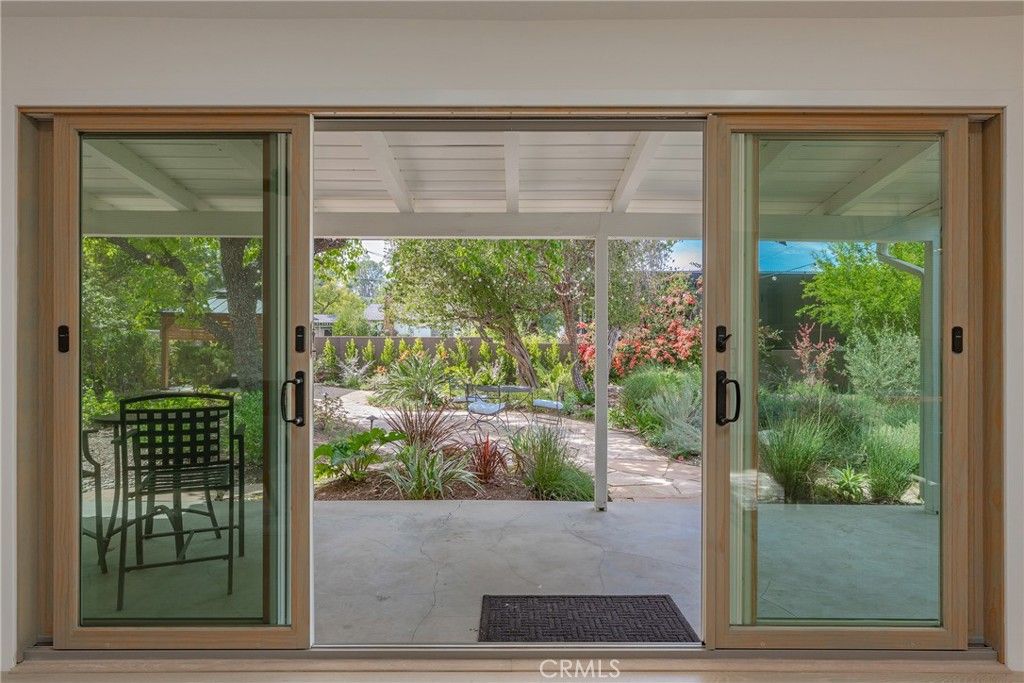 Image 30 of property listing at 5319 Penfield Avenue, Woodland Hills, CA 91364