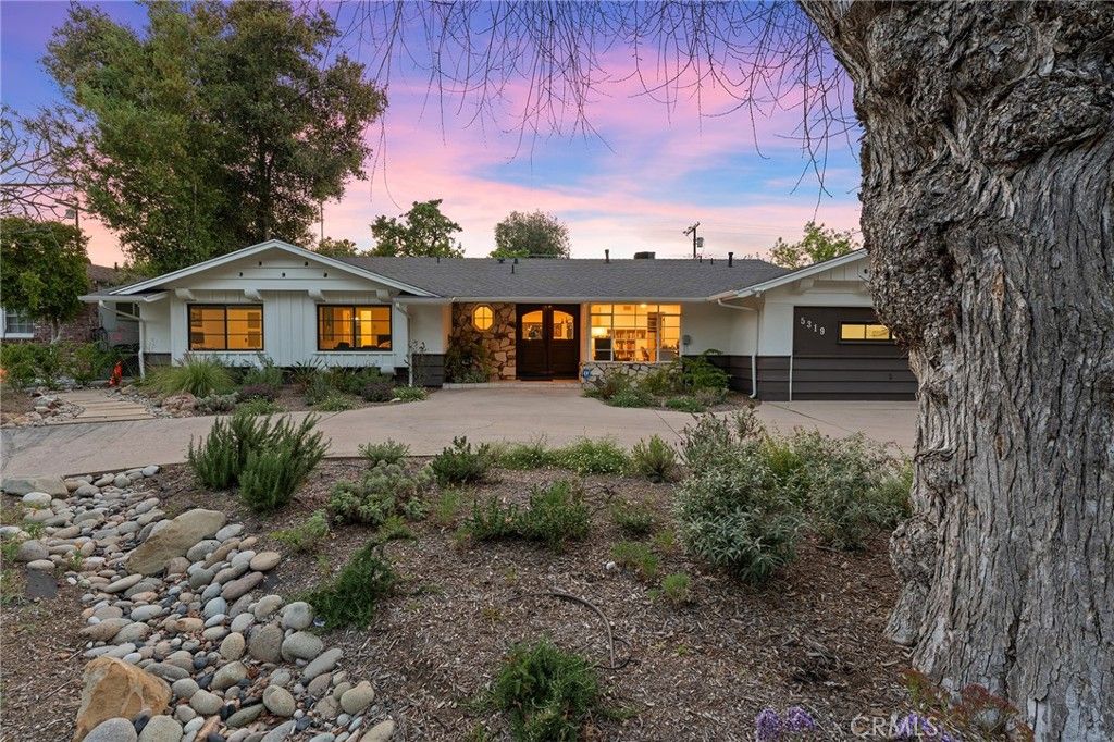 Image 51 of property listing at 5319 Penfield Avenue, Woodland Hills, CA 91364
