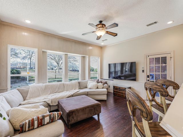 1110 Hills Creek Drive, Mckinney, TX 75072