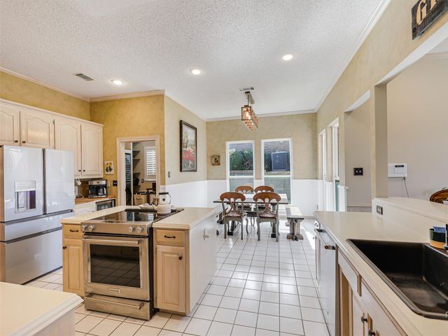 1110 Hills Creek Drive, Mckinney, TX 75072