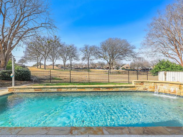 1110 Hills Creek Drive, Mckinney, TX 75072