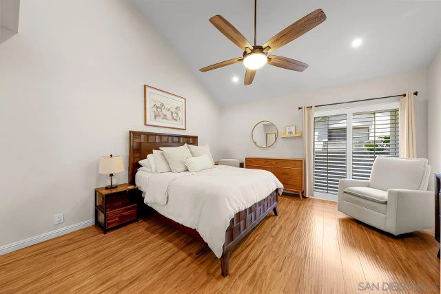 8726 Villa La Jolla Dr 74, La Jolla, CA 92037