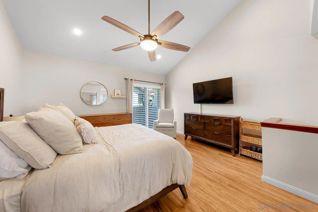 8726 Villa La Jolla Dr 74, La Jolla, CA 92037