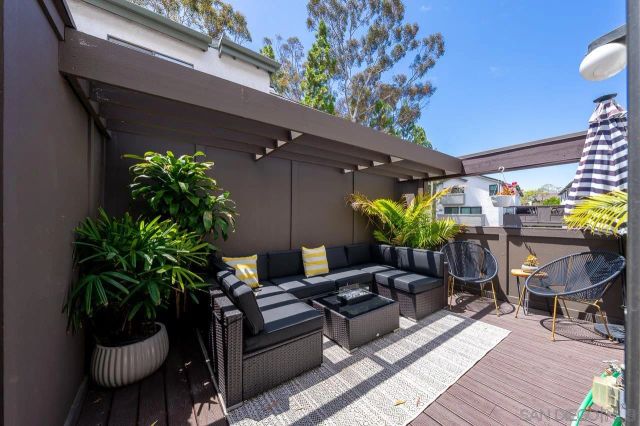 8726 Villa La Jolla Dr 74, La Jolla, CA 92037