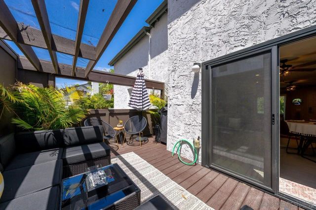 8726 Villa La Jolla Dr 74, La Jolla, CA 92037