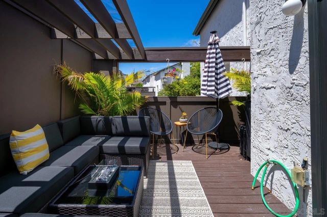 8726 Villa La Jolla Dr 74, La Jolla, CA 92037