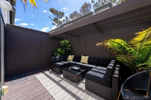 8726 Villa La Jolla Dr 74, La Jolla, CA 92037