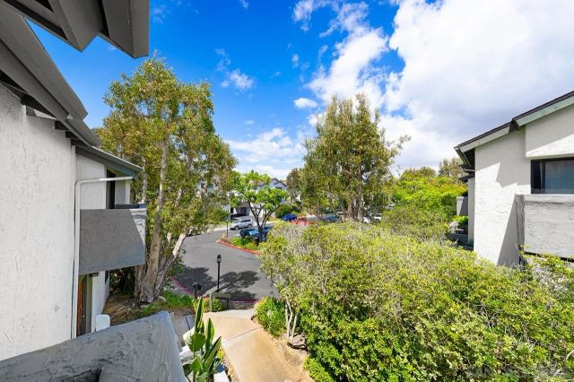 8726 Villa La Jolla Dr 74, La Jolla, CA 92037