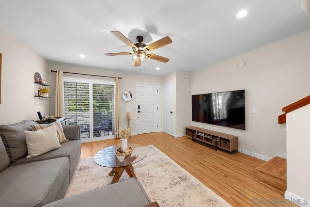 8726 Villa La Jolla Dr 74, La Jolla, CA 92037