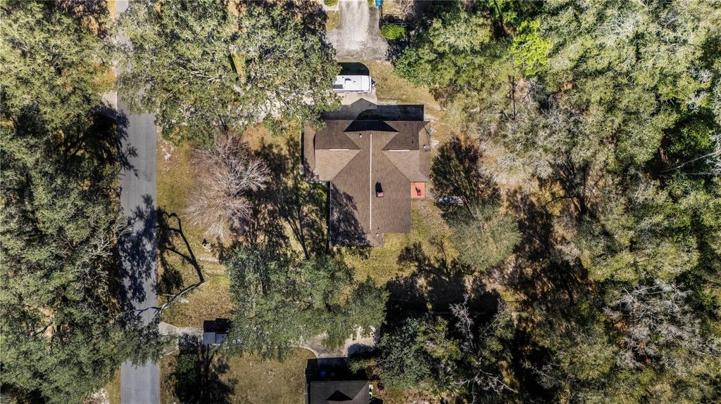 Image 19 of property listing at 2417 S OAK PARK DRIVE, Deland, FL 32724