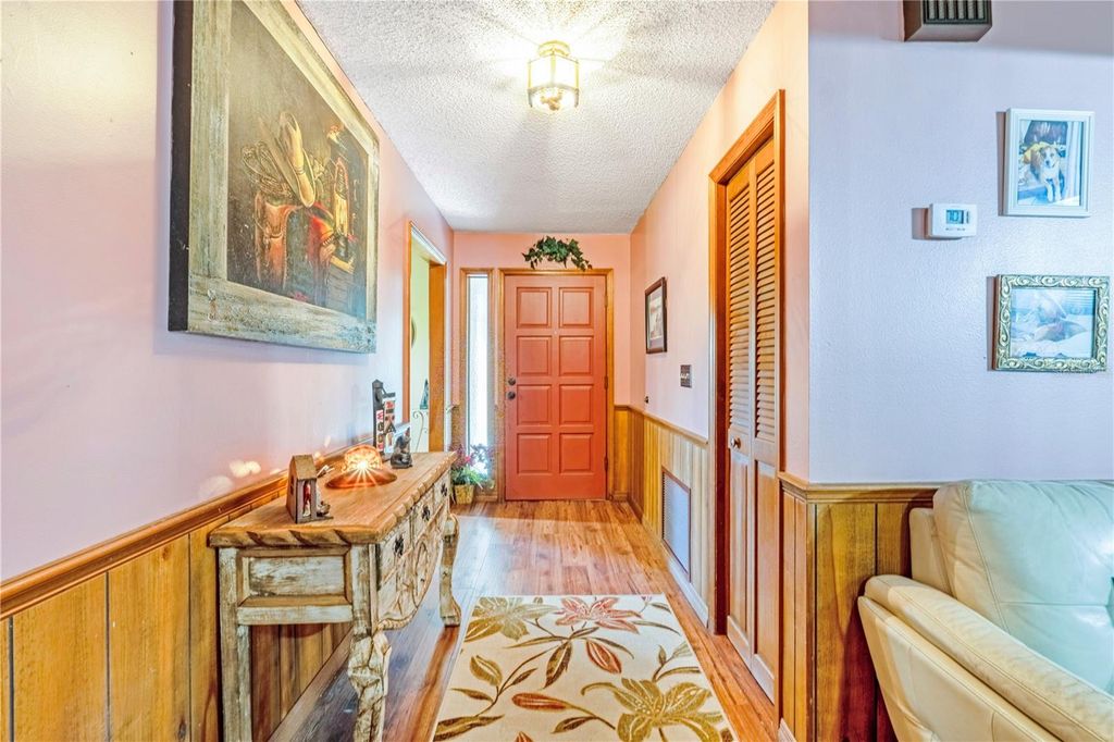 Image 3 of property listing at 2417 S OAK PARK DRIVE, Deland, FL 32724