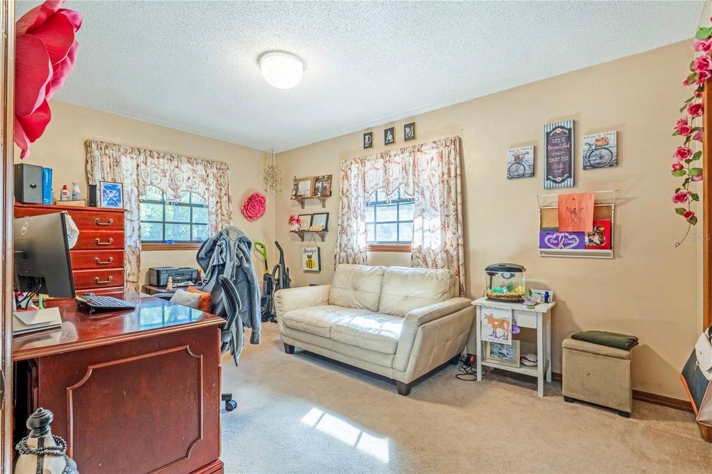 Image 9 of property listing at 2417 S OAK PARK DRIVE, Deland, FL 32724