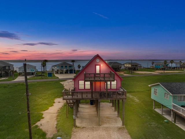 4523 Palm Street, Freeport, TX 77541