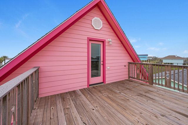 4523 Palm Street, Freeport, TX 77541