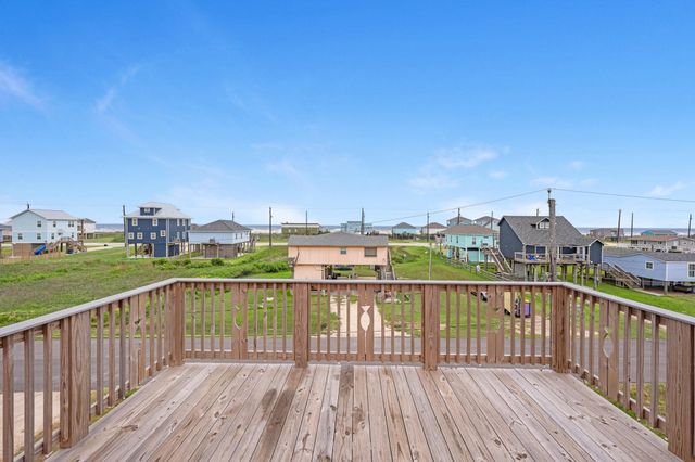 4523 Palm Street, Freeport, TX 77541