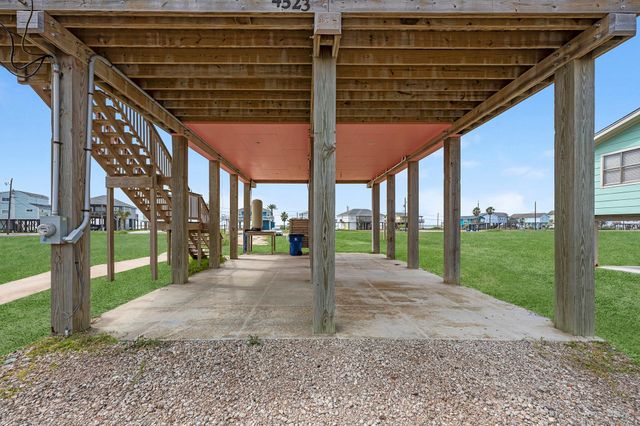 4523 Palm Street, Freeport, TX 77541