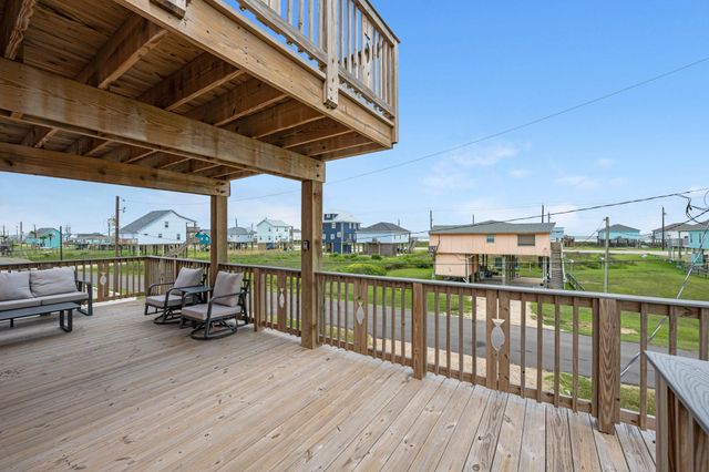 4523 Palm Street, Freeport, TX 77541