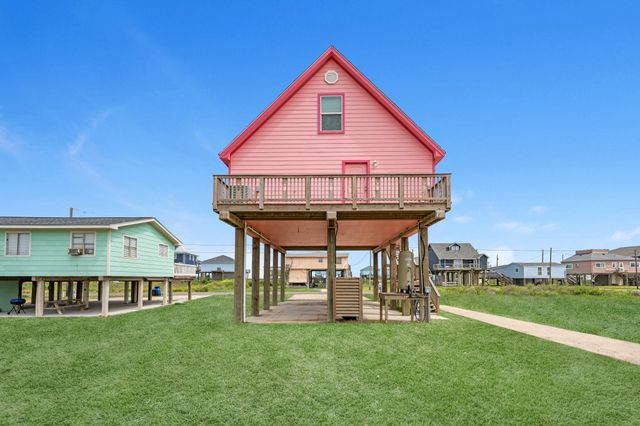 4523 Palm Street, Freeport, TX 77541