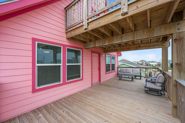 4523 Palm Street, Freeport, TX 77541