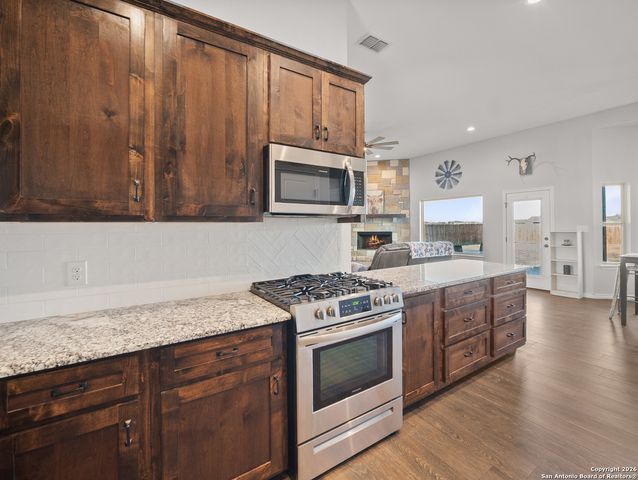 1712 Vista View, Pleasanton, TX 78064