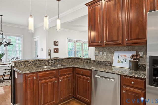5716 Oak Mill Ct, Henrico, VA 23059