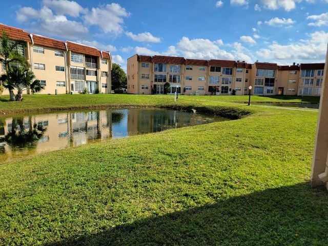 8950 Sunrise Lakes Boulevard 112, Sunrise, FL 33322