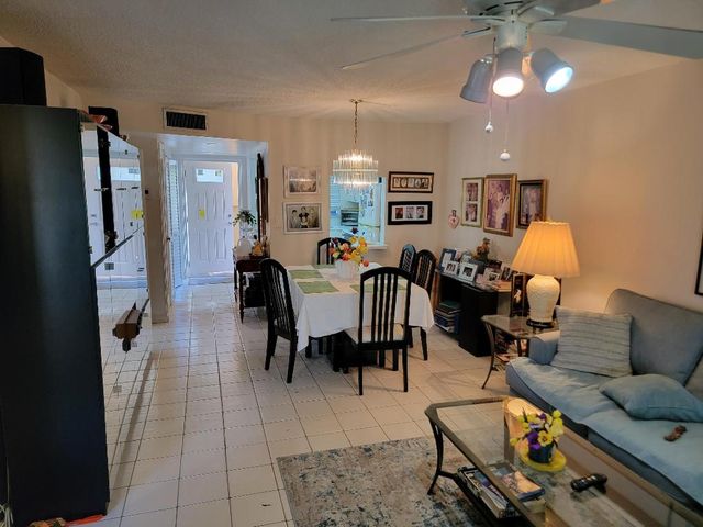 8950 Sunrise Lakes Boulevard 112, Sunrise, FL 33322