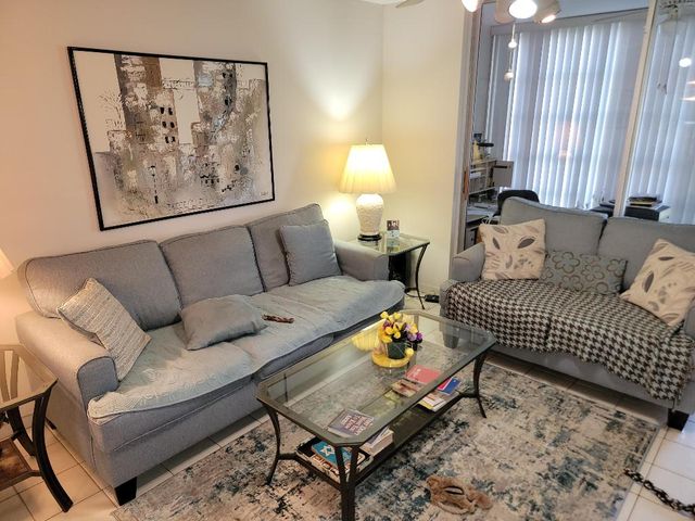 8950 Sunrise Lakes Boulevard 112, Sunrise, FL 33322