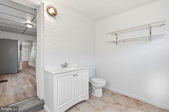 348 VALLEY RD, Coatesville, PA 19320