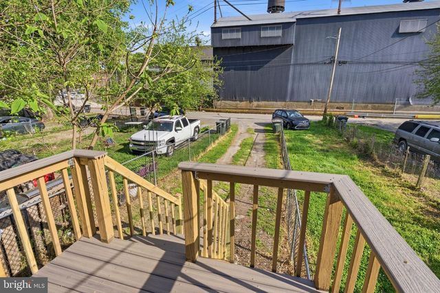 348 VALLEY RD, Coatesville, PA 19320