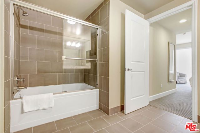 589 Americana Way Marc 423, Glendale, CA 91210