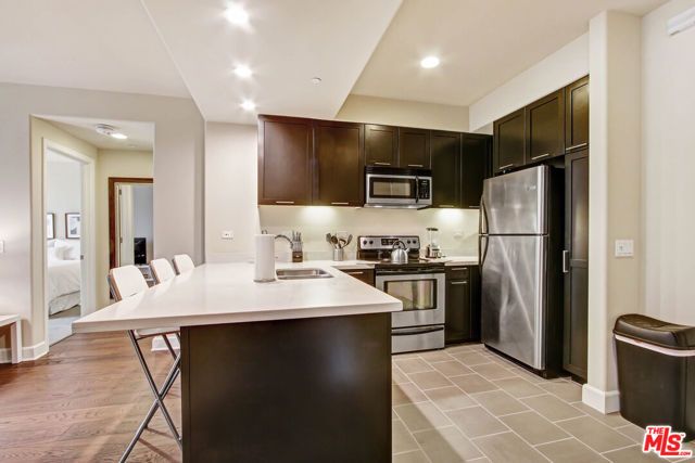 589 Americana Way Marc 423, Glendale, CA 91210