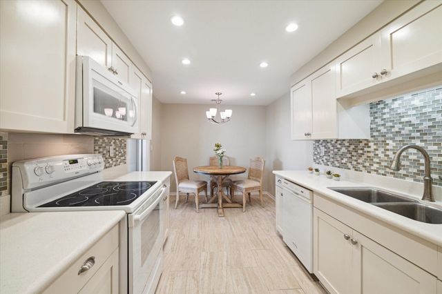 2001 Holcombe Boulevard 3203, Houston, TX 77030