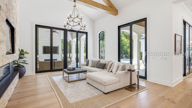 10 Wexford Dr, Hilton Head Island, SC 29928