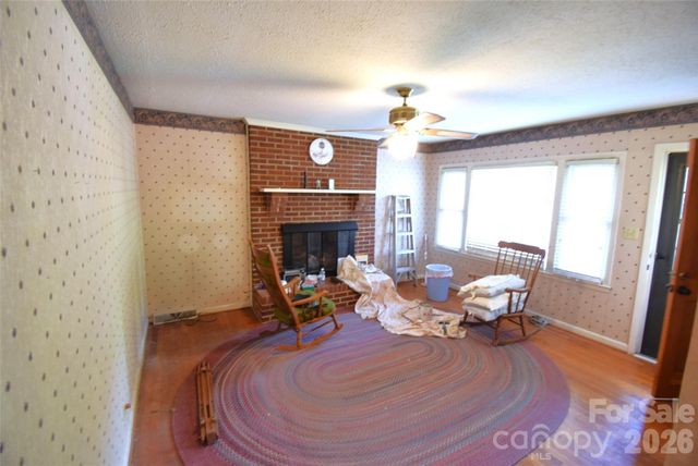 502 W Henry Street, Belmont, NC 28012