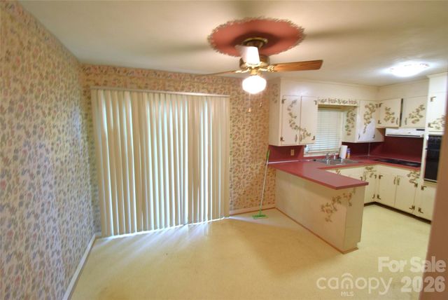 502 W Henry Street, Belmont, NC 28012