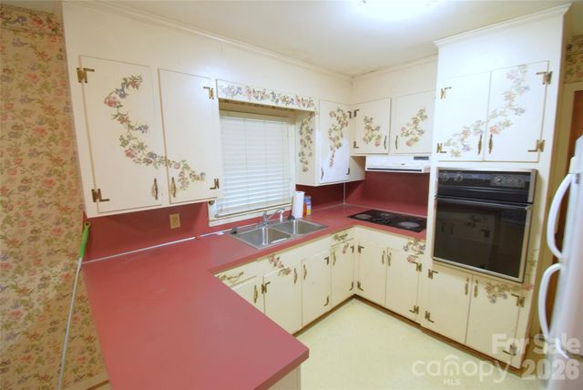 502 W Henry Street, Belmont, NC 28012