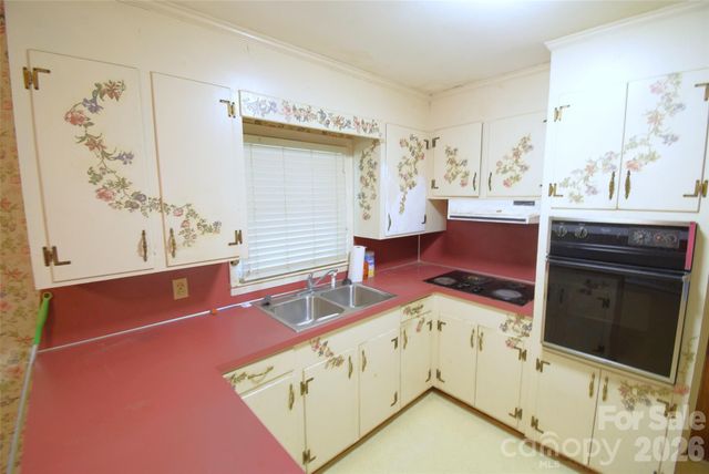 502 W Henry Street, Belmont, NC 28012