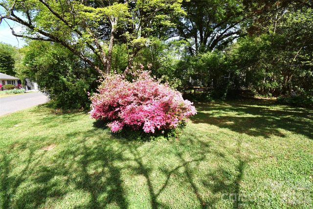 502 W Henry Street, Belmont, NC 28012