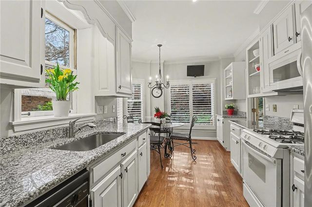 5300 Fairfield W, Dunwoody, GA 30338