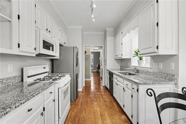 5300 Fairfield W, Dunwoody, GA 30338