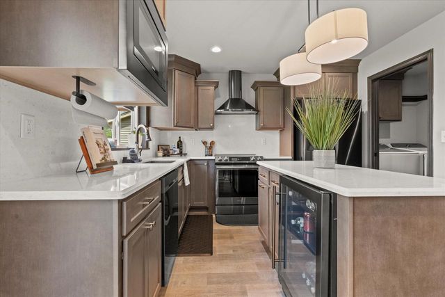 8891 N 70th STREET, Milwaukee, WI 53223