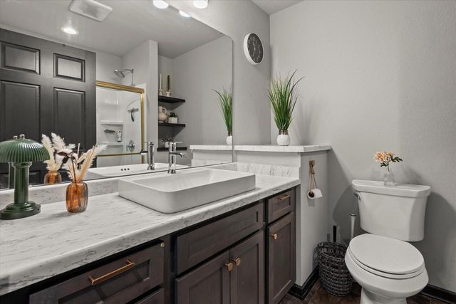 8891 N 70th STREET, Milwaukee, WI 53223
