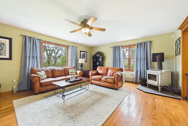 14 Day St, Fairhaven, MA 02719