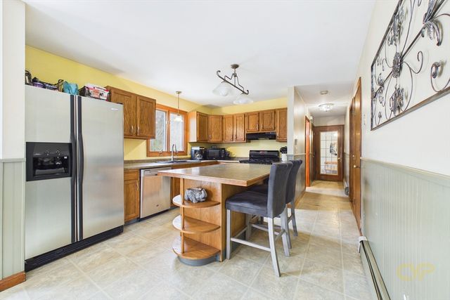 14 Day St, Fairhaven, MA 02719