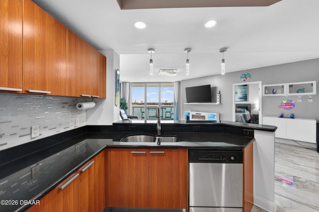 241 Riverside Dr Unit 806, Holly Hill, FL 32117