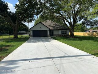 3076 Highland Avenue, D'iberville, MS 39540