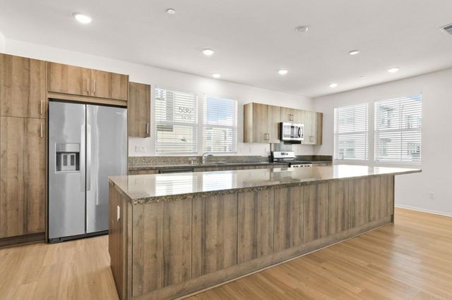 5381 Calle Rockfish 63, San Diego, CA 92154